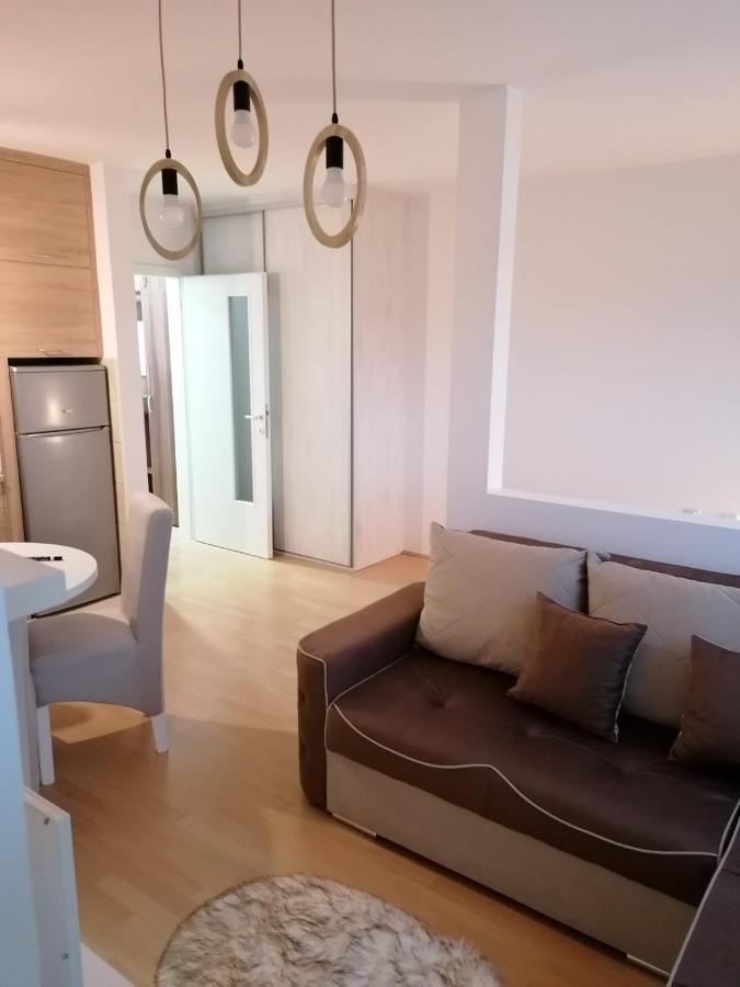 Emili Apartman Jagodina Exterior foto